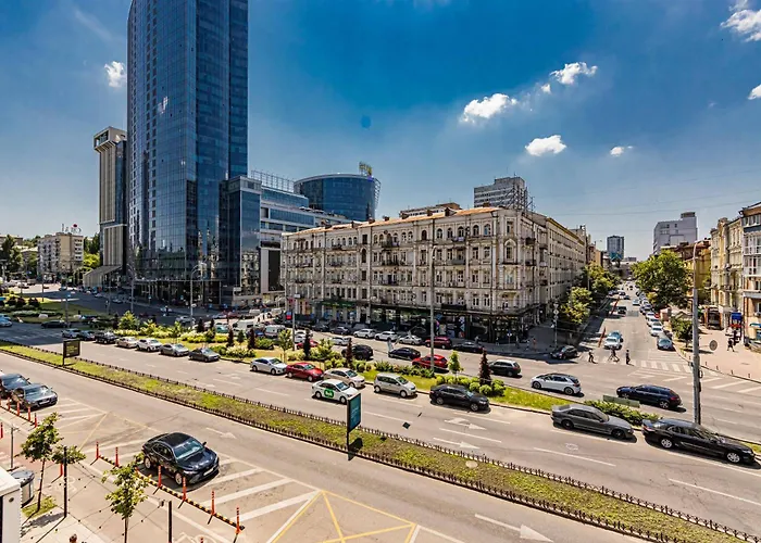 Апартаменти 2-Кімнатні В Центрі, М. Палац Спорту