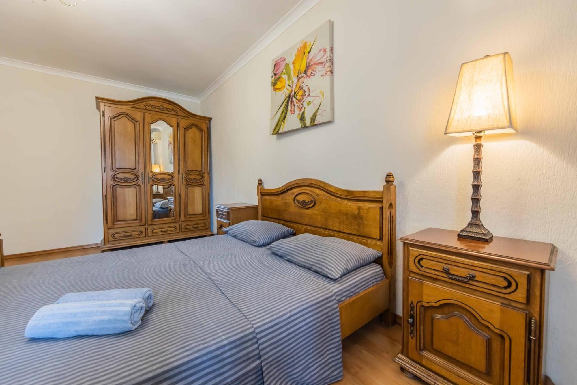 Apartment 2-кімнатні в центрі, м. палац спорту Kyiv