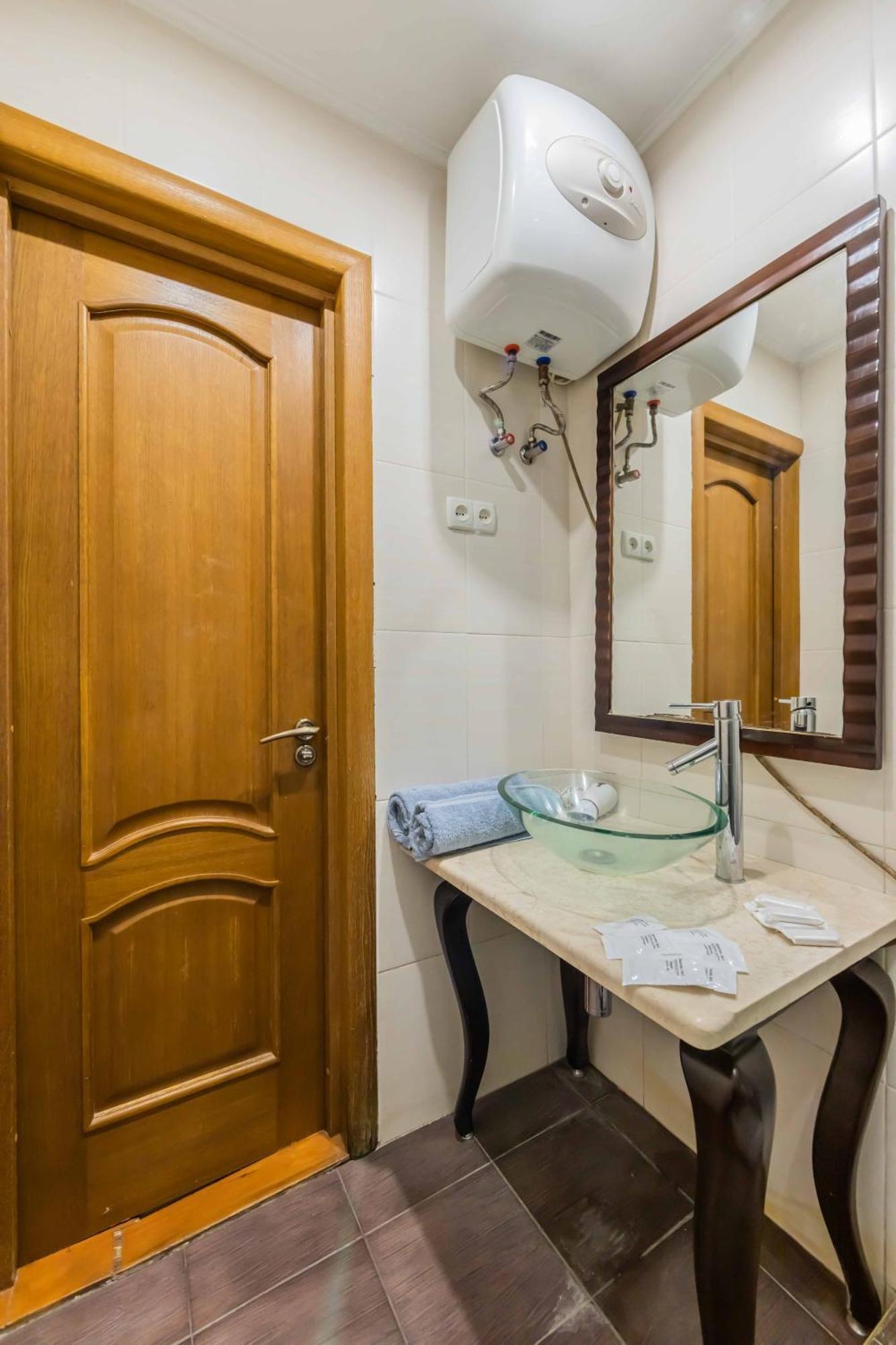 Apartment 2-кімнатні в центрі, м. палац спорту Kyiv